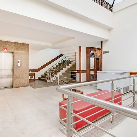 Itsy Hotels Auzone & Spa-3