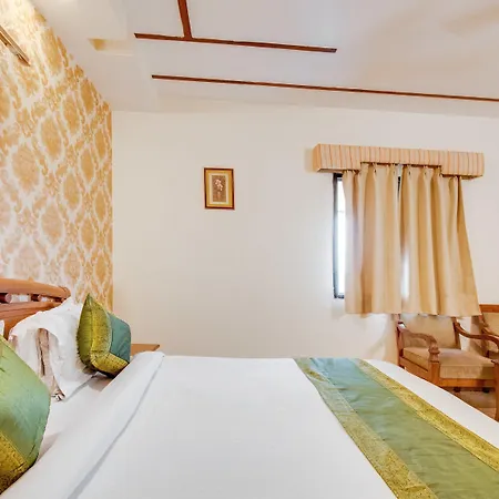 Itsy Hotels Auzone & Spa-2